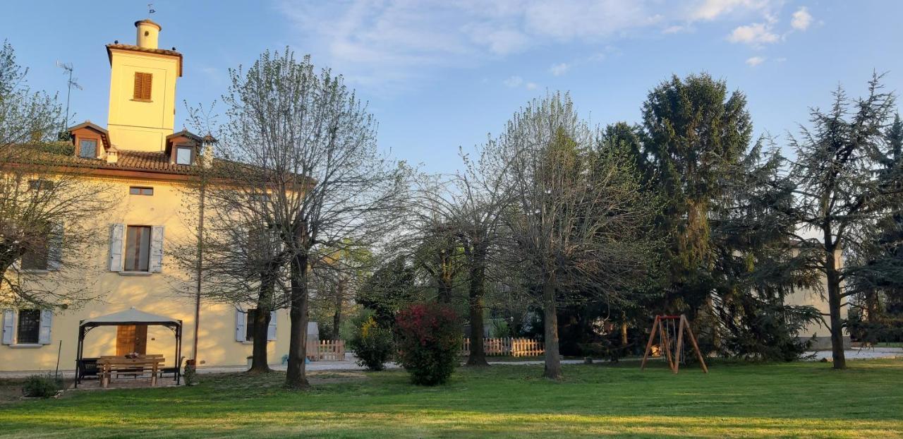 Bed and Breakfast La Torre Di Longara Calderara di Reno Exterior foto