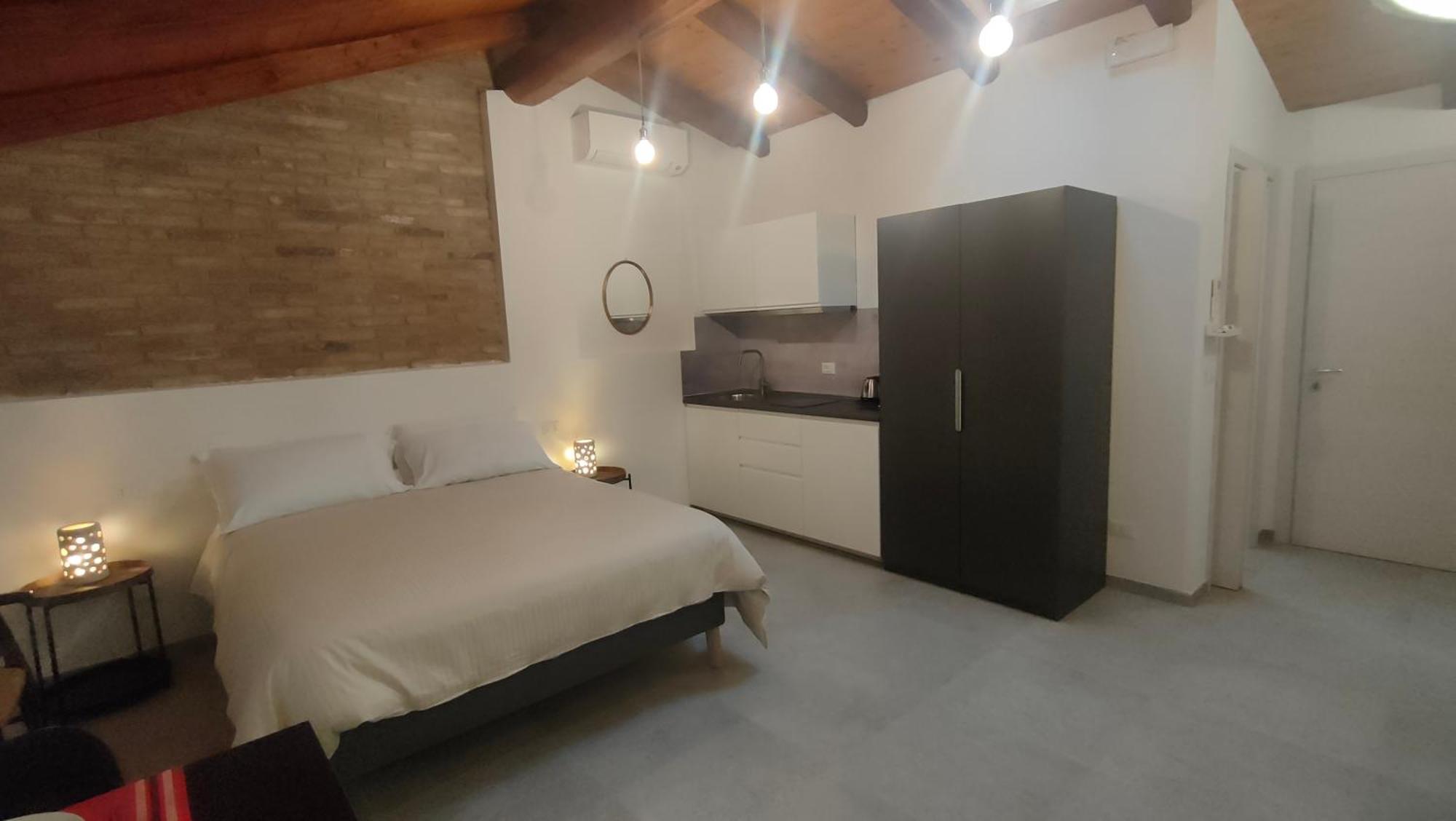 Bed and Breakfast La Torre Di Longara Calderara di Reno Exterior foto